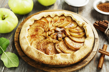 Galette with apples and cinnamon