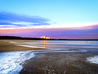 Swinemünde Strand im Winter mit Blick auf Radisson Blue