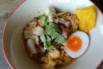 Noodles with egg yolk