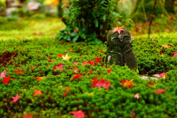京都圓光寺の紅葉とお地蔵さん