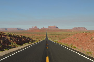 Fototapeta na wymiar Forrest Point. Mille 13 Highway Going To Monument Valley. The Paradise of Geology. June 24, 2017. Utah. EEUU. USA.