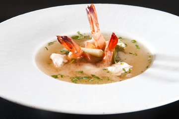 Sopa de langostino con citronela