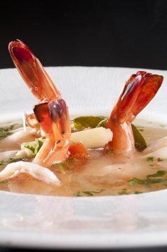 Sopa de langostino con citronela