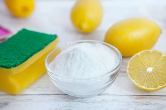 Baking soda, lemon and sponge