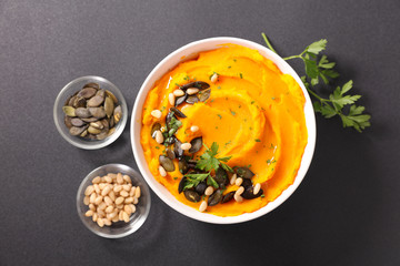 carrot puree with nuts
