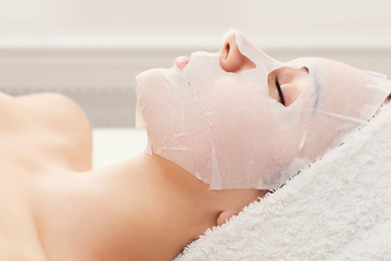 Obraz na płótnie Canvas Face mask, spa beauty treatment, skincare