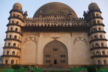 мечеть Гол Гумбаз в городе Биджапур в Индии