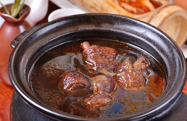 Chinese medicinal cuisine-polygonum chicken soup    