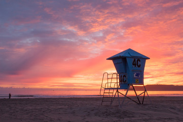 Vivid Sunset over SoCal Lifeguard Shack - obrazy, fototapety, plakaty