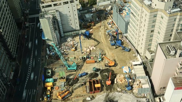 大都会　東京 高層ビル建設現場　イメージ　タイムラプス