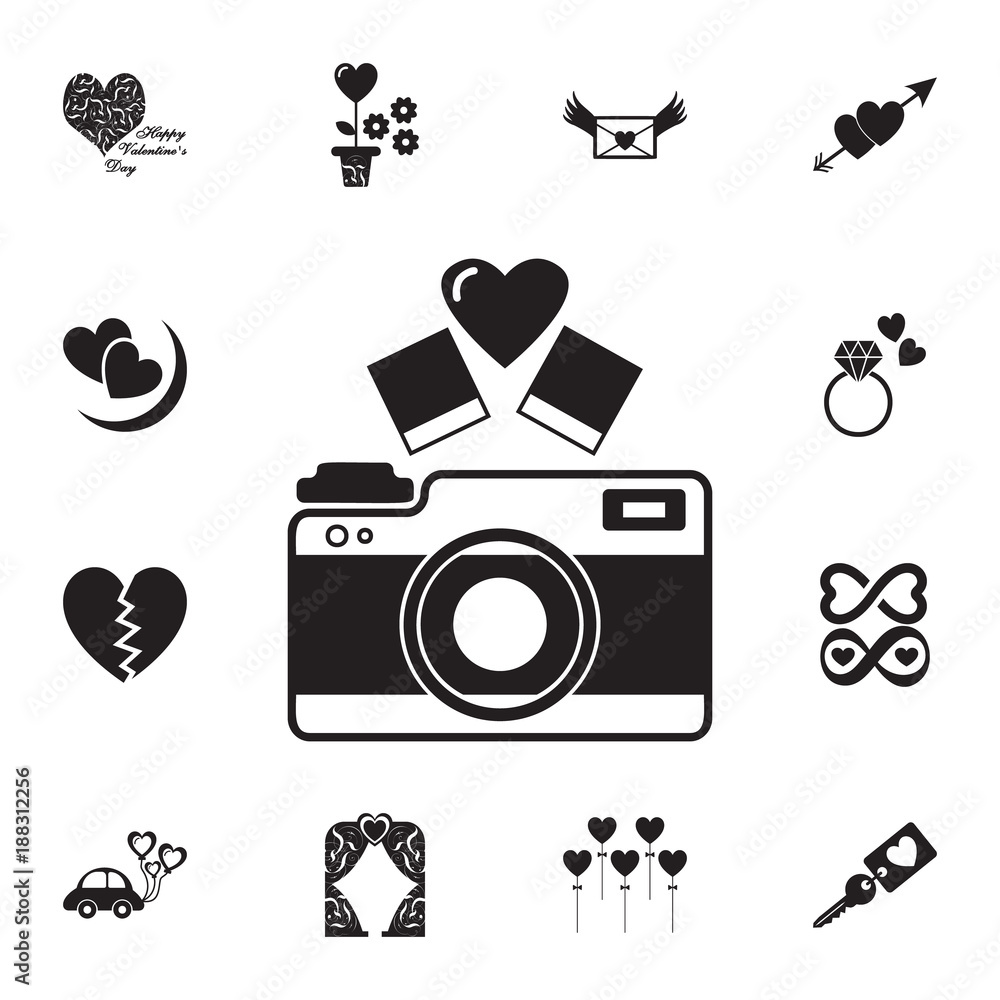 Poster camera with heart icon. set of valentine's day elements icon. photo camera quality graphic design co