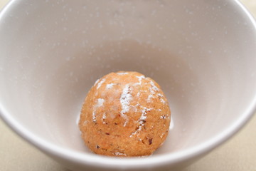 丸い焼き菓子

