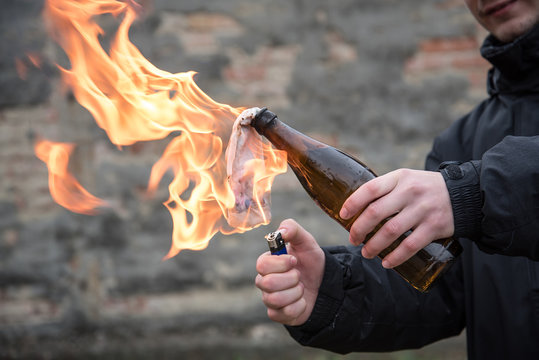 Man attack with molotov cocktail