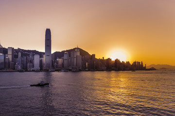 Fototapeta premium Victoria Harbor of Hong Kong at twilight