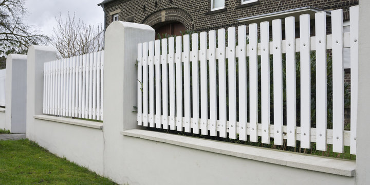 Wei&szlig;er Holzzaun, Nordrhein-Westfalen, Deutschland, Europa