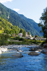 Fototapeta na wymiar View of the village of Rossa in the Grisons