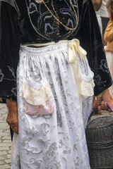 Robes folkloriques pour défilé breton. Finistère, Bretagne