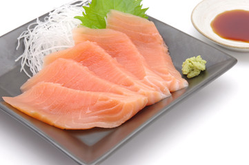 サーモンの刺身