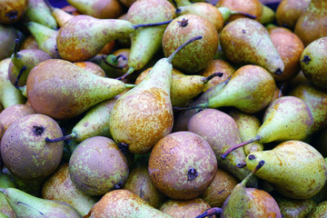 Fresh organic pears for a sale at a farmers market