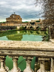 Engelsburg und Fluss Tevere Rom 