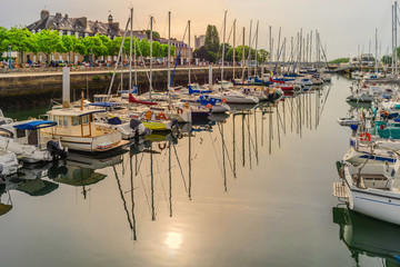 Bretagne Lorient Quai des Indes avec soleil matinal - Brittany Lorient Quai des Indes with morning sun