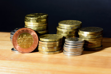 Lots of metallic Czech coins