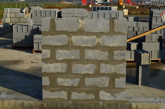 Maison contemporaine en construction (France)