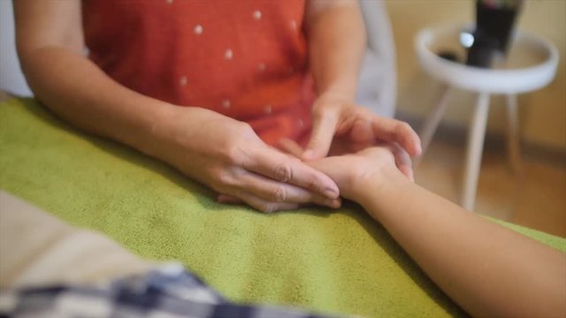 massage main r&eacute;flexologie