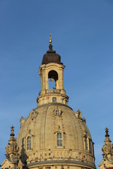 Fototapeta na wymiar Kuppel der Frauenkirche in Dresden