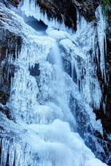 Fototapeta na wymiar 凍る払沢の滝