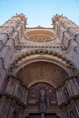 Eingang der Kathedrale Le Seu in Palma auf Mallorca