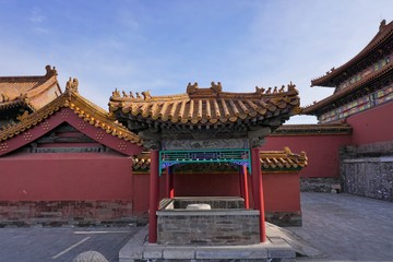 Fototapeta premium Little temple with yellow roof in Beijing China