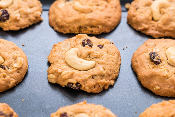 cookies with raisin and cashew nuts