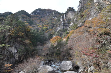 秋　昇仙峡　川　谷　滝　落ち葉　秘境　御岳昇仙峡　甲府　紅葉　絶景