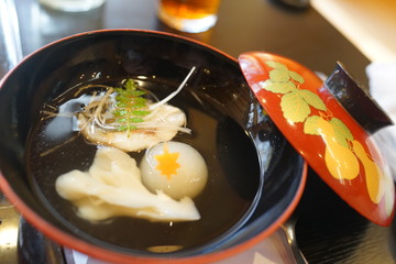 お椀　お吸い物　漆器　汁物　　和食　懐石　箸休め　日本料理　　出汁　伝統料理
