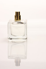 Obraz na płótnie Canvas Single perfume bottle with spray