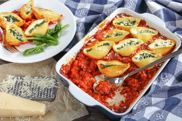 pasta stuffed with ricotta and spinach