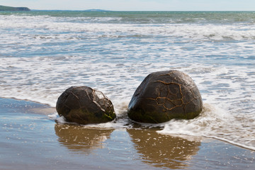 Moeraki boulders New Zealand south island stone formation rocks