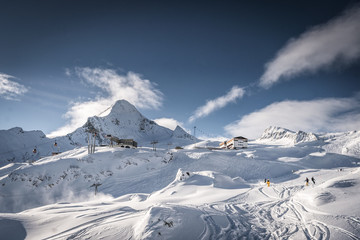 Das Schloss Kaprun am frühen frostigen Morgen