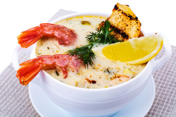 Creamy cream soup with shrimps
