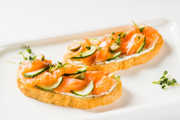 sandwich with salmon