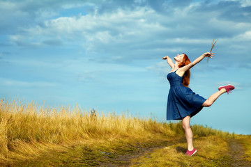 Fototapeta premium outdoor portrait of a beautiful woman