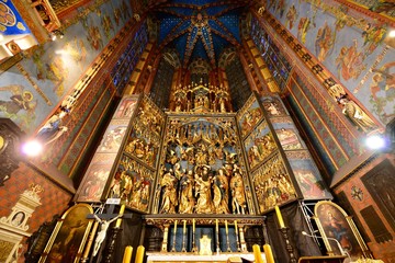Fototapeta na wymiar クカクフの聖マリア教会