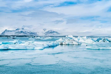 Foto auf Acrylglas Jökulsarlon-Lagune, Island. Schöne kalte Winterlandschaft der Jokulsarlon-Gletscherlagune, Island im Winter. © BBandSIRI