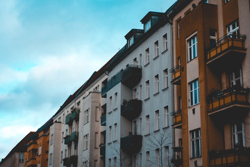 Fototapeta na wymiar low colored houses in a street