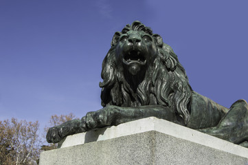 LEÓN DE BRONCE