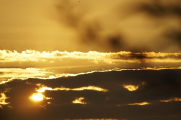 Sonne und Wolken