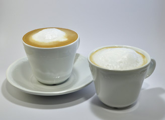 Dos tazas de cafe con leche