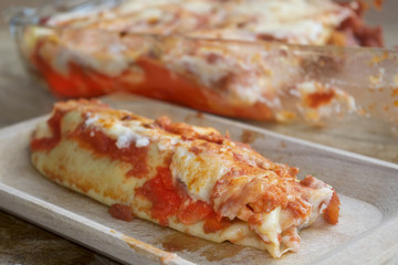 cannelloni with ground beef and tomato sauce