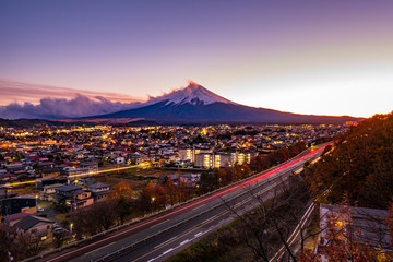 中央道と富士山2017
